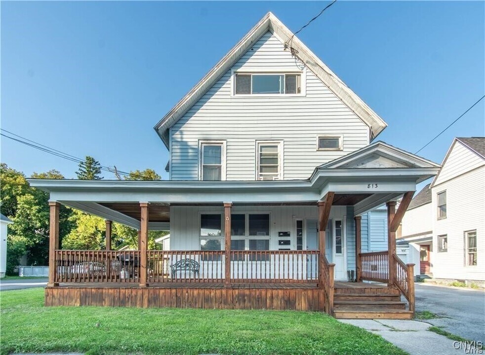 813 Franklin St in Watertown, NY - Building Photo