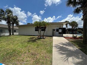 1517 Las Villas Blvd in Sebring, FL - Foto de edificio - Building Photo