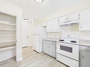 106 Doubloon Dr in Lafayette, LA - Building Photo - Building Photo