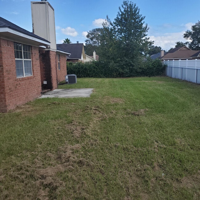 953 Wedgewood Way in Hinesville, GA - Building Photo - Building Photo