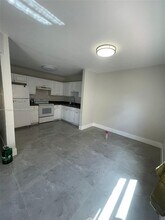 1651 SW 40th Terrace in Fort Lauderdale, FL - Building Photo - Building Photo