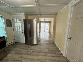 13 Tyrone Thomas Ln, Unit B in Ellenville, NY - Building Photo - Building Photo