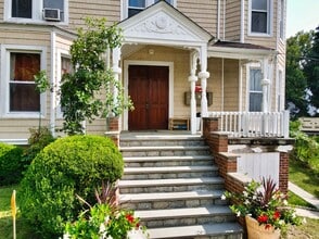 8 Hudson Terrace in Dobbs Ferry, NY - Building Photo - Building Photo