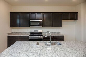 6818 Gtwy Xing St in Wellington, CO - Building Photo - Building Photo