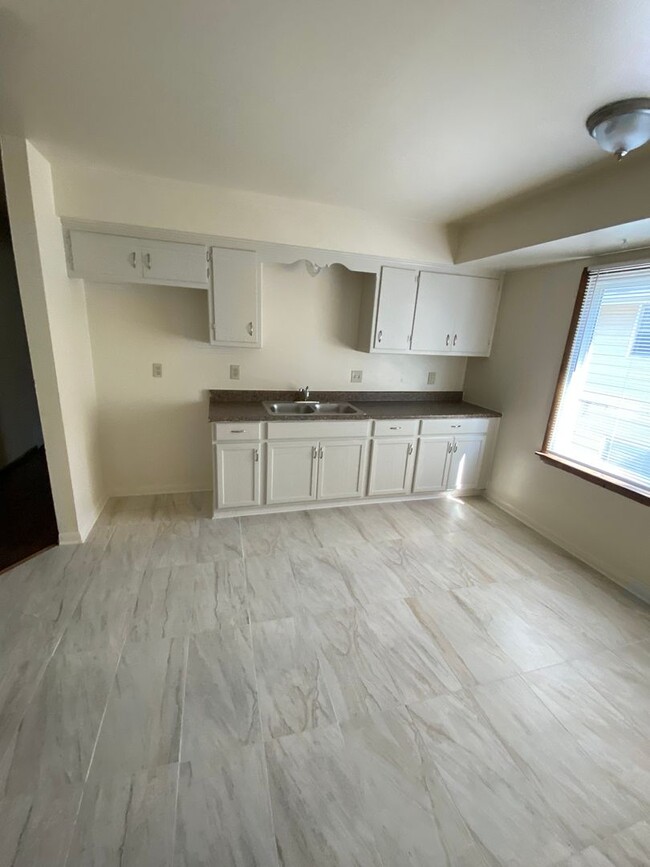 6408 N 58th St in Milwaukee, WI - Foto de edificio - Building Photo