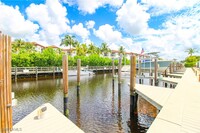 1405 Curlew Ave in Naples, FL - Foto de edificio - Building Photo