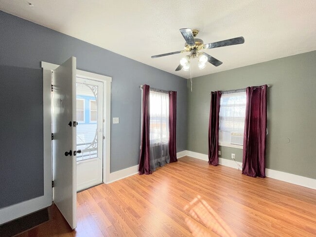 114 N Maple St in Hutchinson, KS - Building Photo - Building Photo