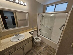 6675 Mission Gorge Rd in San Diego, CA - Building Photo - Building Photo
