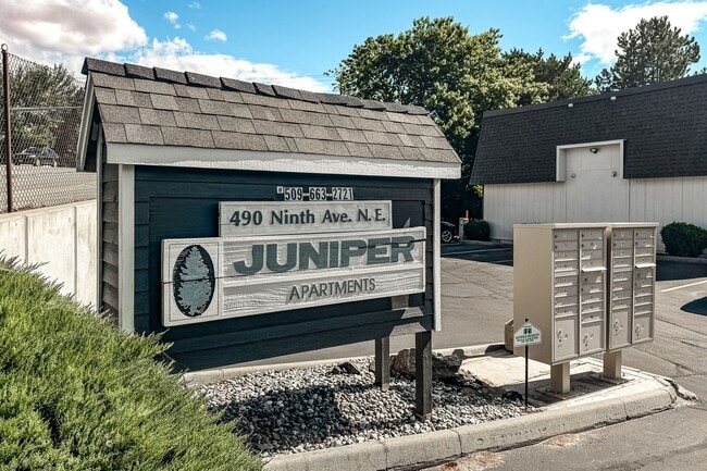 Juniper Apartments in East Wenatchee, WA - Foto de edificio - Building Photo