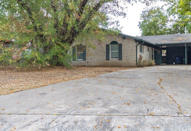 4705 Sagebrush Cir-Unit -Unit #A in Austin, TX - Building Photo - Building Photo