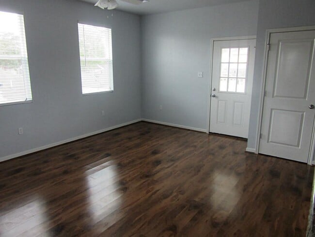 3223 Charleston St in Houston, TX - Building Photo - Building Photo