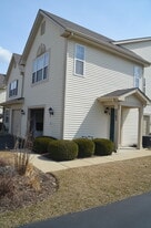 2503 Dickens Dr in Aurora, IL - Building Photo