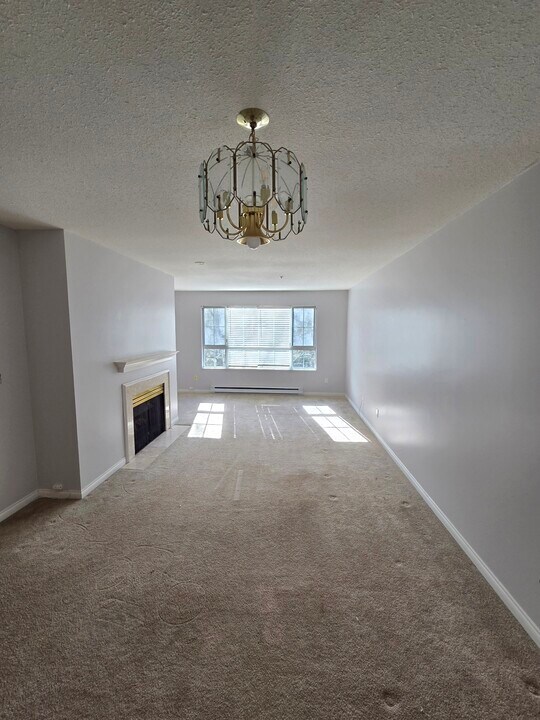 2970 Princess Crescent, Unit 307 in Coquitlam, BC - Building Photo