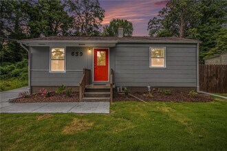 639 Rufus Henderson Dr in Scottdale, GA - Building Photo - Building Photo