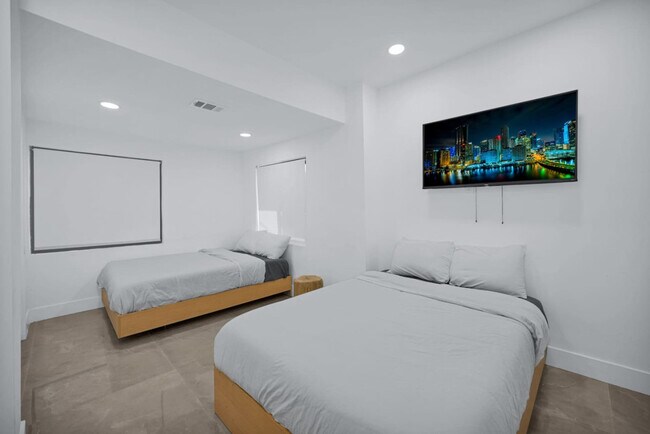 112 NW 53rd St in Miami, FL - Building Photo - Building Photo