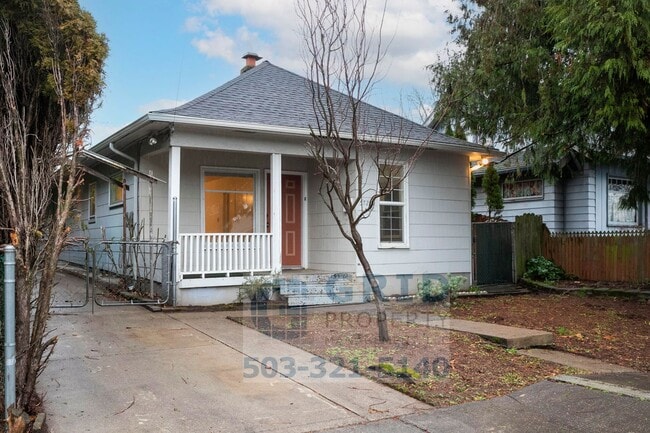 property at 5725 SE Center St