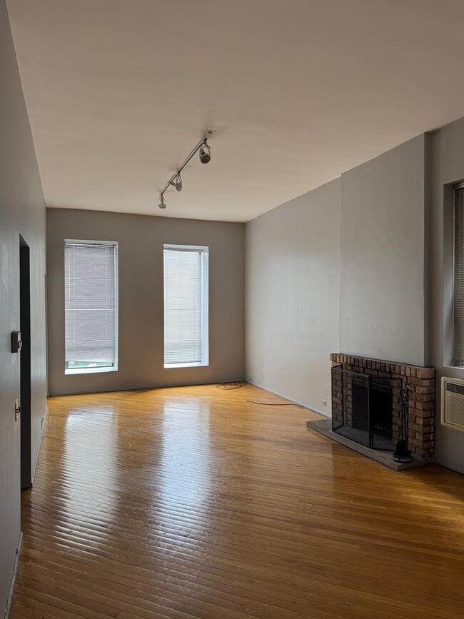 property at 2130 N Halsted St