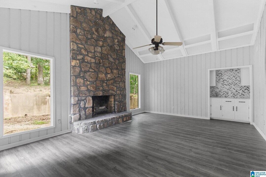 3222 Tyrol Ln in Vestavia Hills, AL - Building Photo