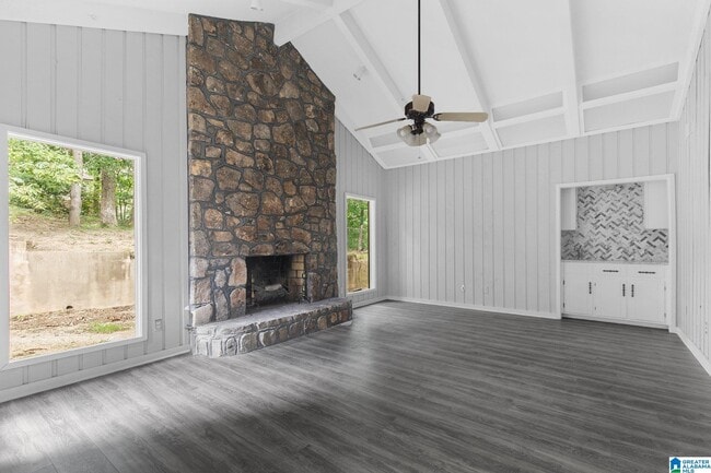 property at 3222 Tyrol Ln