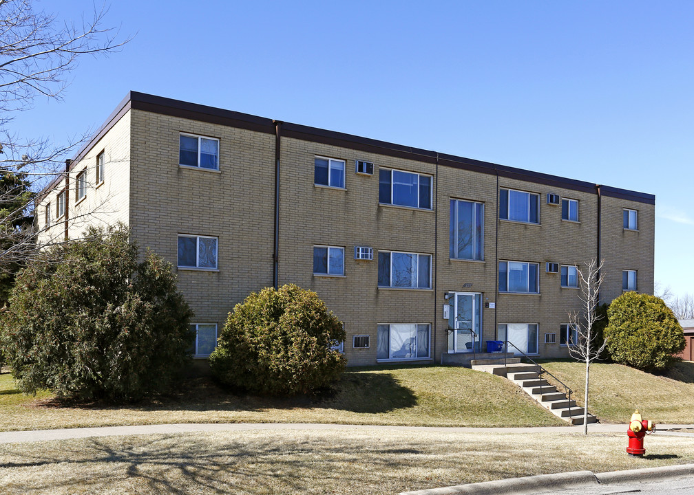 1029 Raymond Ave in St. Paul, MN - Foto de edificio