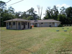 Perdido Manor in Pensacola, FL - Building Photo - Building Photo