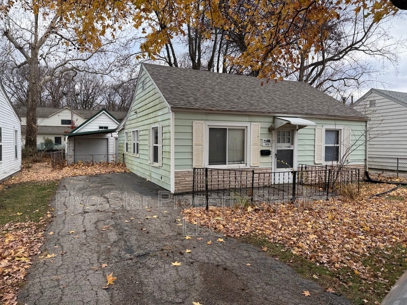 108 N 24th St in Springfield, IL - Building Photo