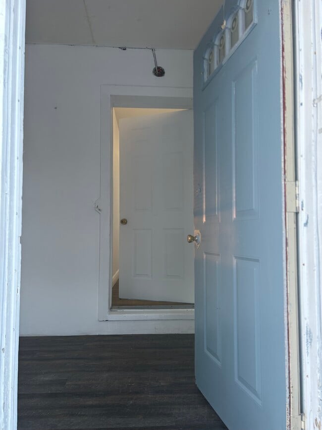 1908 Butterfield Ave, Unit Floor 2 in Utica, NY - Building Photo - Building Photo