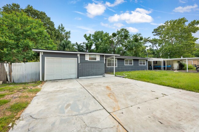 6750 Snow White Dr in Jacksonville, FL - Building Photo - Building Photo