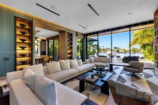 200 W Rivo Alto Dr in Miami Beach, FL - Building Photo