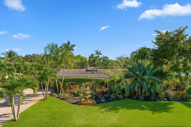 690 NW 68th Ave in Plantation, FL - Building Photo - Building Photo