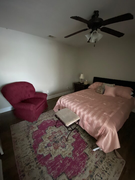 8100 Burkhalter Rd in Statesboro, GA - Building Photo