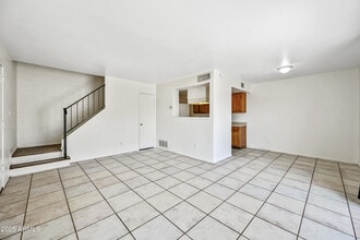 4623 E Southgate Ave in Phoenix, AZ - Building Photo - Building Photo