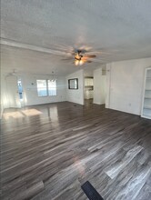 180 Westmill Dr in San Antonio, TX - Foto de edificio - Building Photo