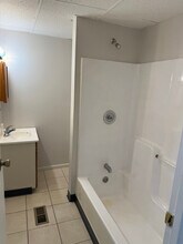 505 6th St NE, Unit downstairs in Massillon, OH - Building Photo - Building Photo