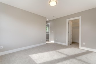 Belmont Crossing in Portland, OR - Building Photo - Interior Photo