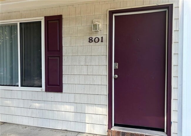815 Sandy Ct, Unit 801 in Virginia Beach, VA - Building Photo - Building Photo