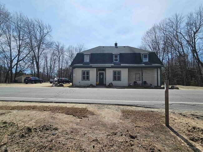 71 Moultonville Rd in Ossipee, NH - Foto de edificio - Building Photo