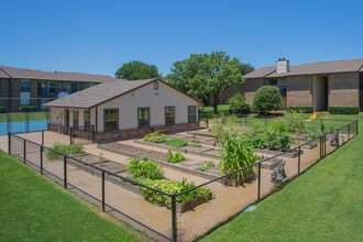 Harwood Hills in Bedford, TX - Building Photo - Building Photo