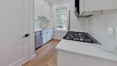 13 Lopez Ave, Unit 12-2 in Cambridge, MA - Building Photo - Building Photo