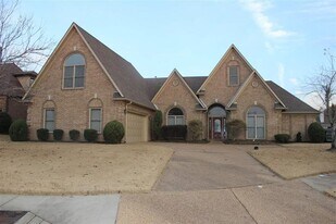 10521 Red Stone Dr in Collierville, TN - Building Photo