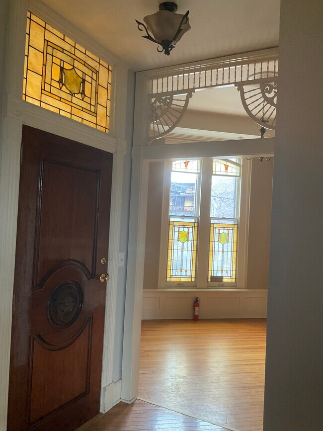 66 Elm St Apartments and Nearby Albany Apartments For Rent Albany, NY