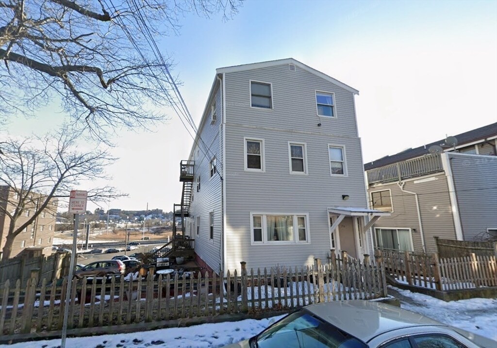276 Fenno St in Revere, MA - Building Photo