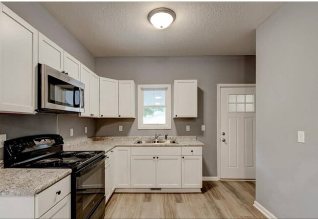 1259 10th St in Des Moines, IA - Building Photo - Building Photo