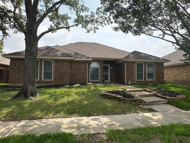 property at 990 Camden Dr