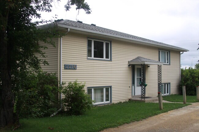 2216 18 1/2 Ave NW, Unit 2