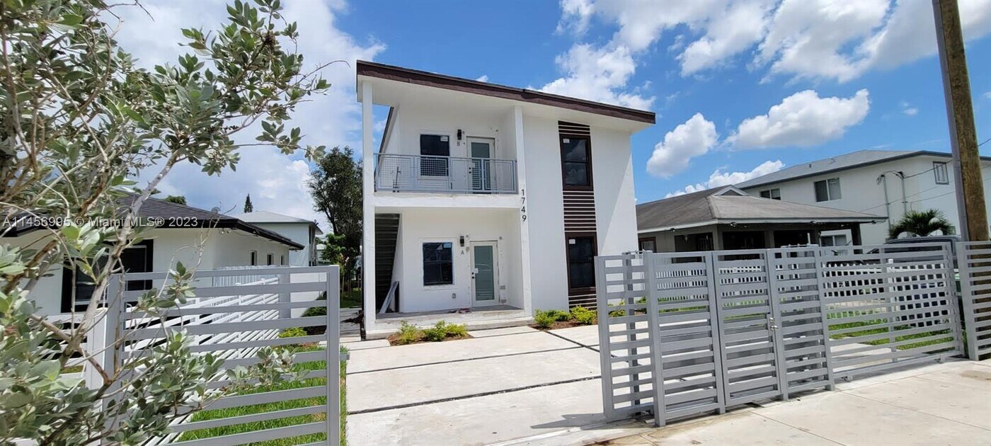 1749 NW 64th St-Unit -B in Miami, FL - Foto de edificio