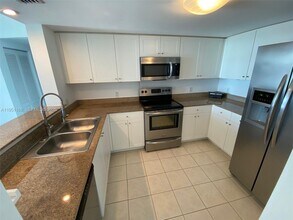 60 NW 37th Ave, Unit 500 in Miami, FL - Building Photo - Building Photo
