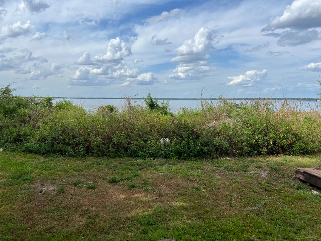 1601 S Lake Reedy Blvd in Frostproof, FL - Building Photo - Building Photo