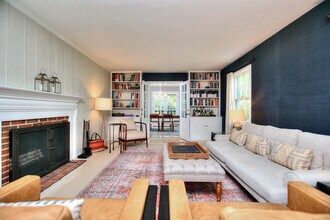 11 Treadwell Ave in Westport, CT - Building Photo - Building Photo