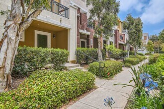 8753 Esplanade Park Ln in San Diego, CA - Building Photo - Building Photo